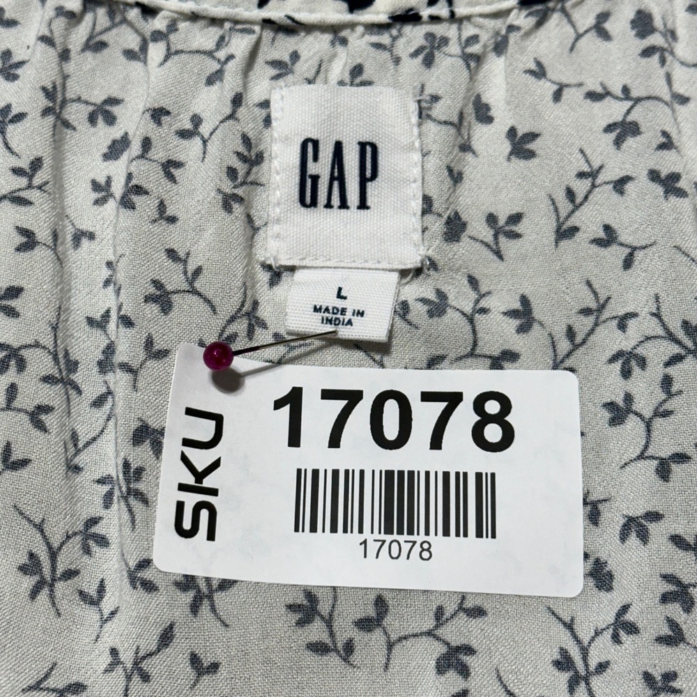 GAP Flutter Sleeve Blouse Womens Large White Floral Excellent V-Neck Modal Top - Picture 5 of 9